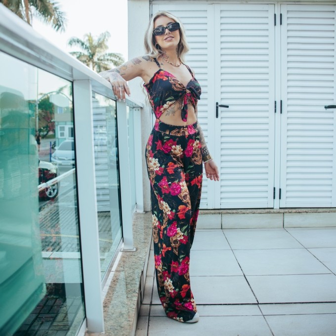 Macacão Longo Skull Roses