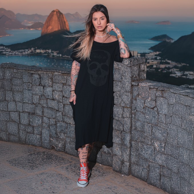 Vestido Midi Gola Canoa Bolsos Caveira